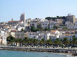 Vieste, Pizzomunno, Gargano - Splendida citt&agrave; sul Gargano, con numerosi alberghi, residence, hotel, villaggi, pensioni, agenzie e agriturismo a disposizione del Turismo. 